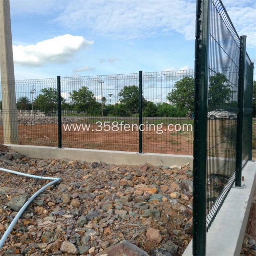 Low Carbon Steel Wire Mesh Fence